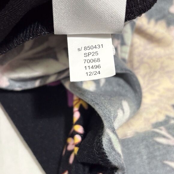 Ann Taylor V-neck Top Sleeveless Floral Women’s Large Black Multicolor NWT - Picture 8 of 8